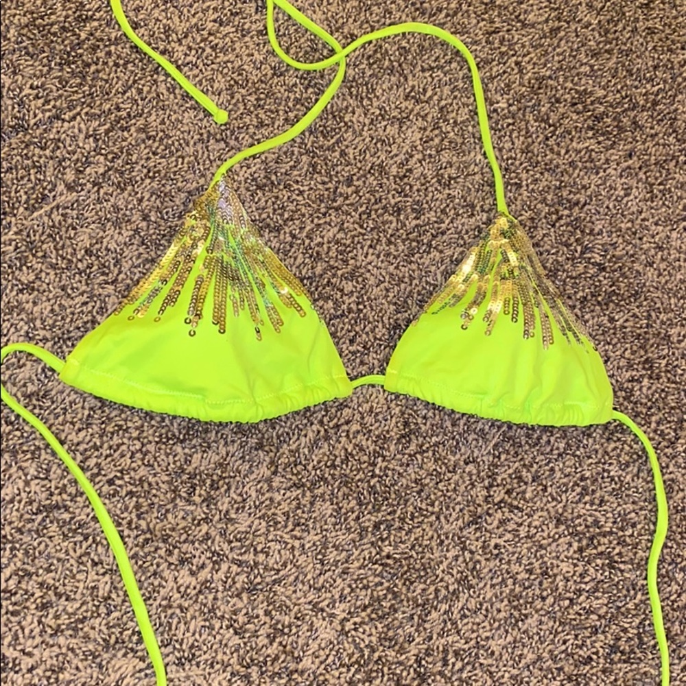 Victoria’s Secret Bikini 👙